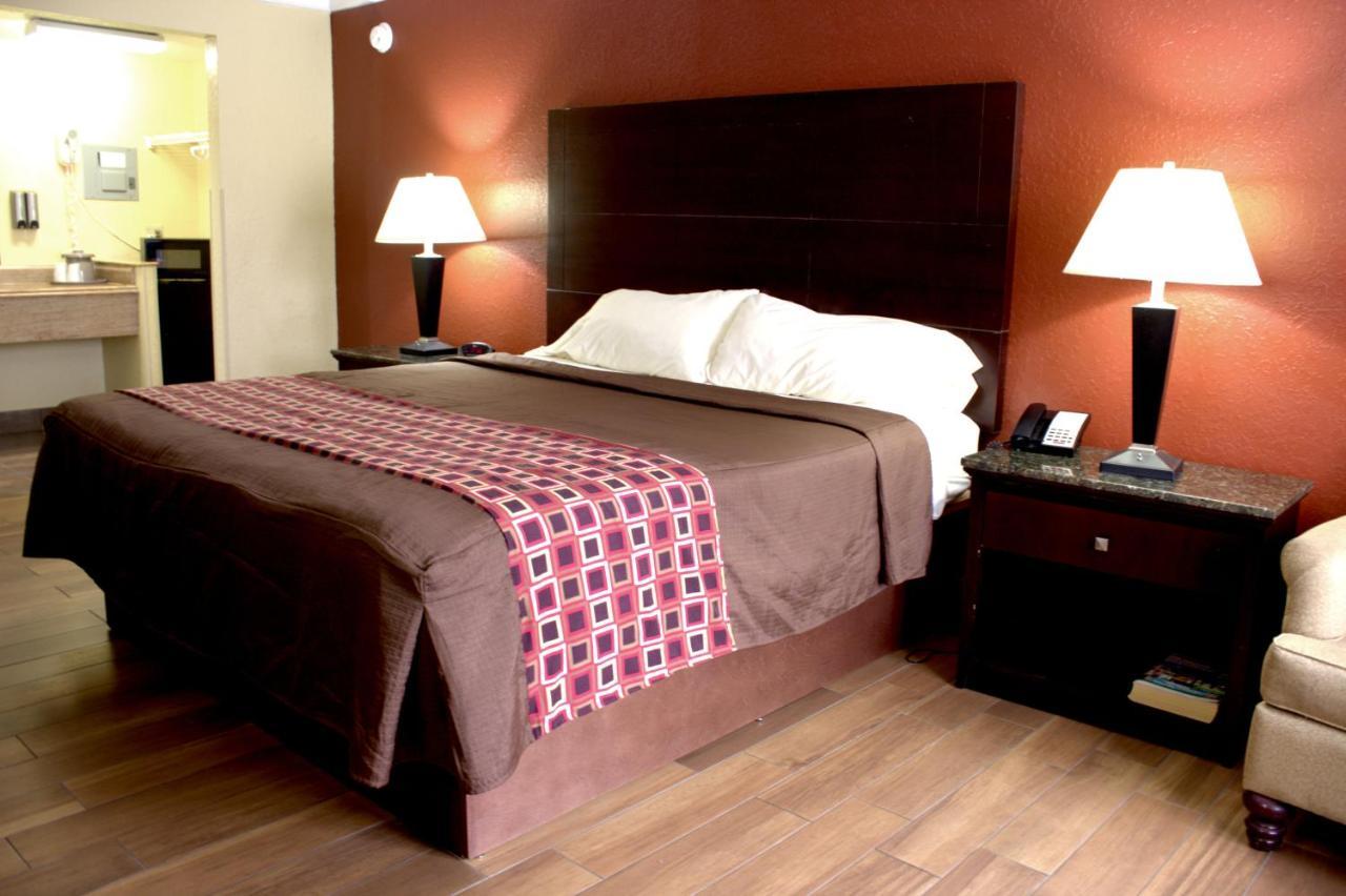 סיינט קלאוד Polynesian Inn מראה חיצוני תמונה